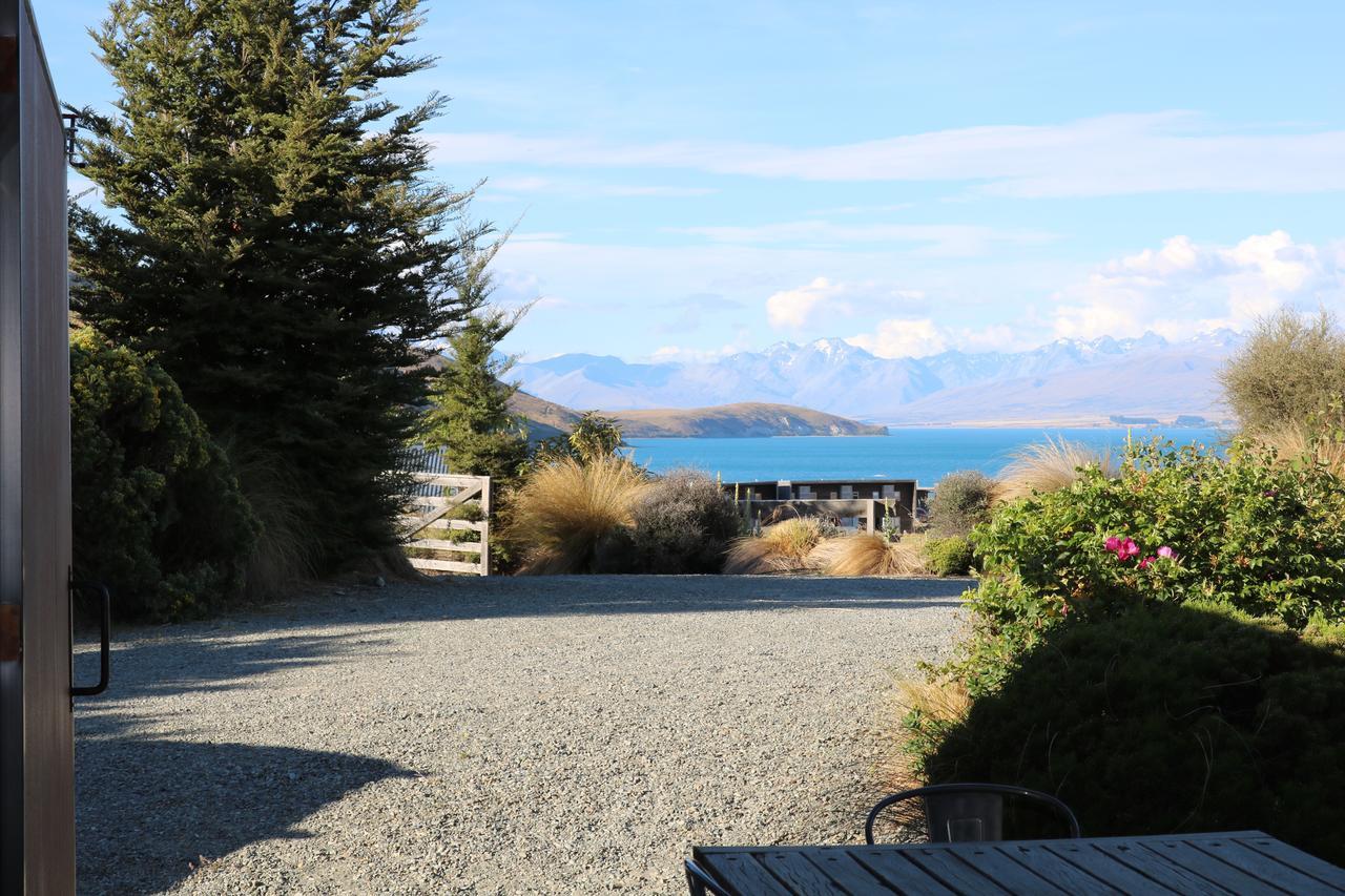 The Black House With Stunning Outdoor Bath Lake Tekapo Exterior photo